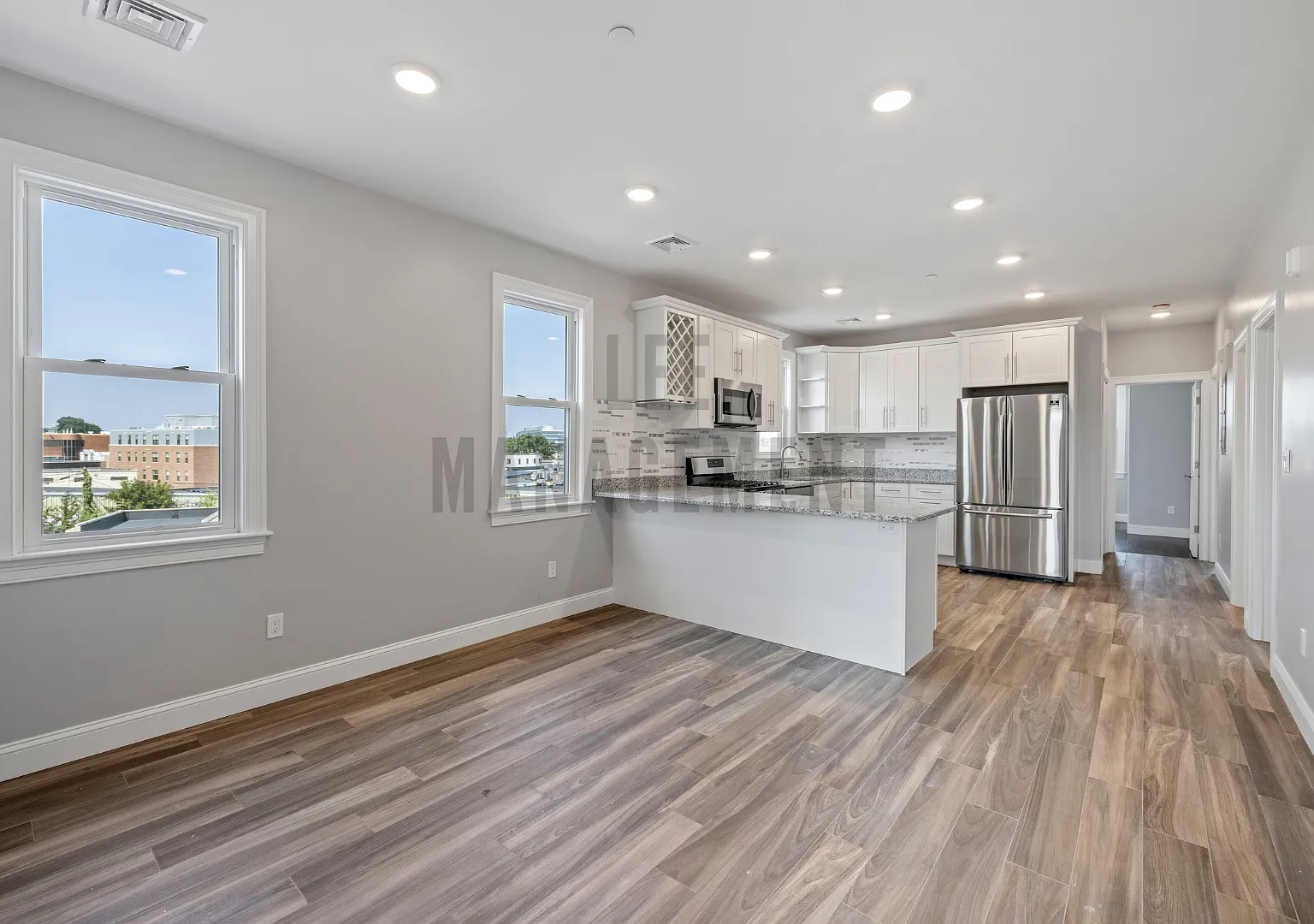4 bed, 1100 sqft, $1,600 — Photo 2