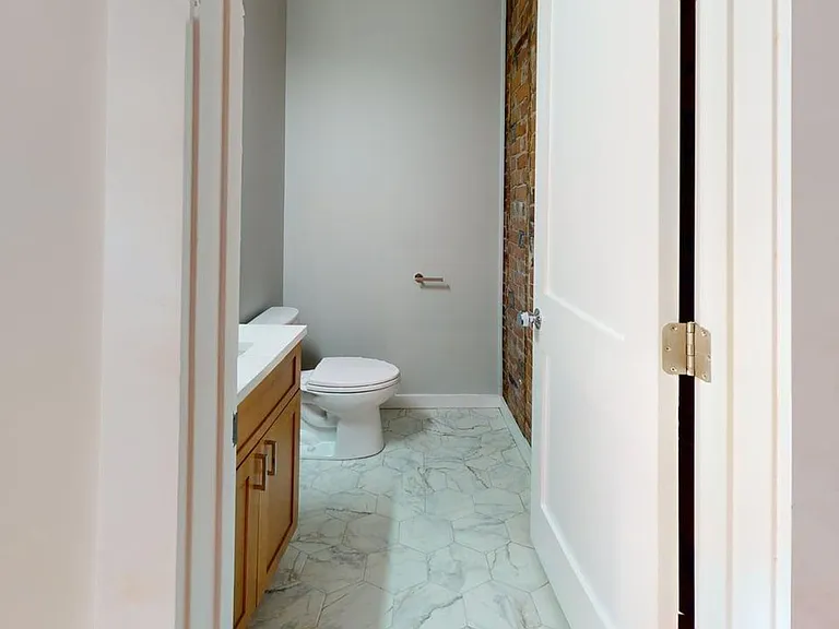 180 Edwards St — Photo 2