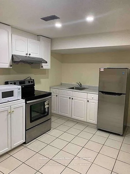 2 bed, $1,600 — Photo 2
