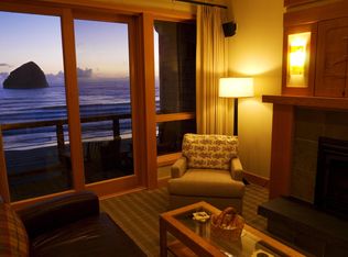 30000 Cape Kiwanda Dr #18, Pacific City, OR