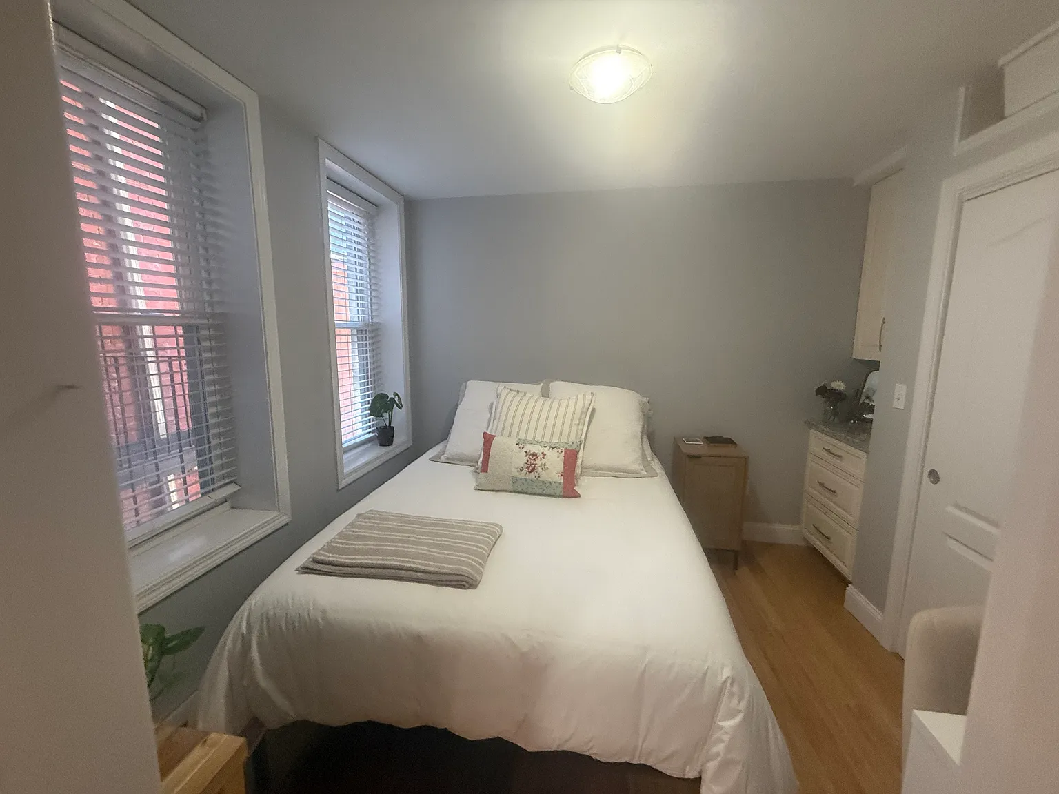 2 bed, 650 sqft, $2,900 — Photo 4
