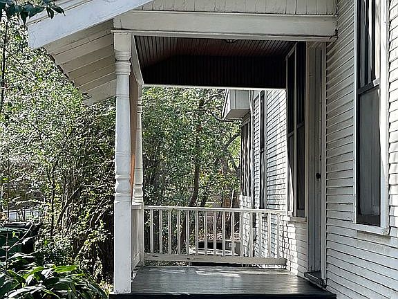 4th image of 1111 Cortlandt St #1