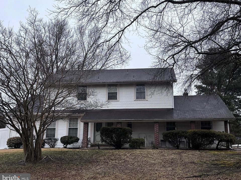 1st image of 1 Pine Ct
