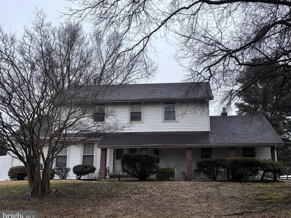 1 Pine Ct, Blackwood, NJ 08012