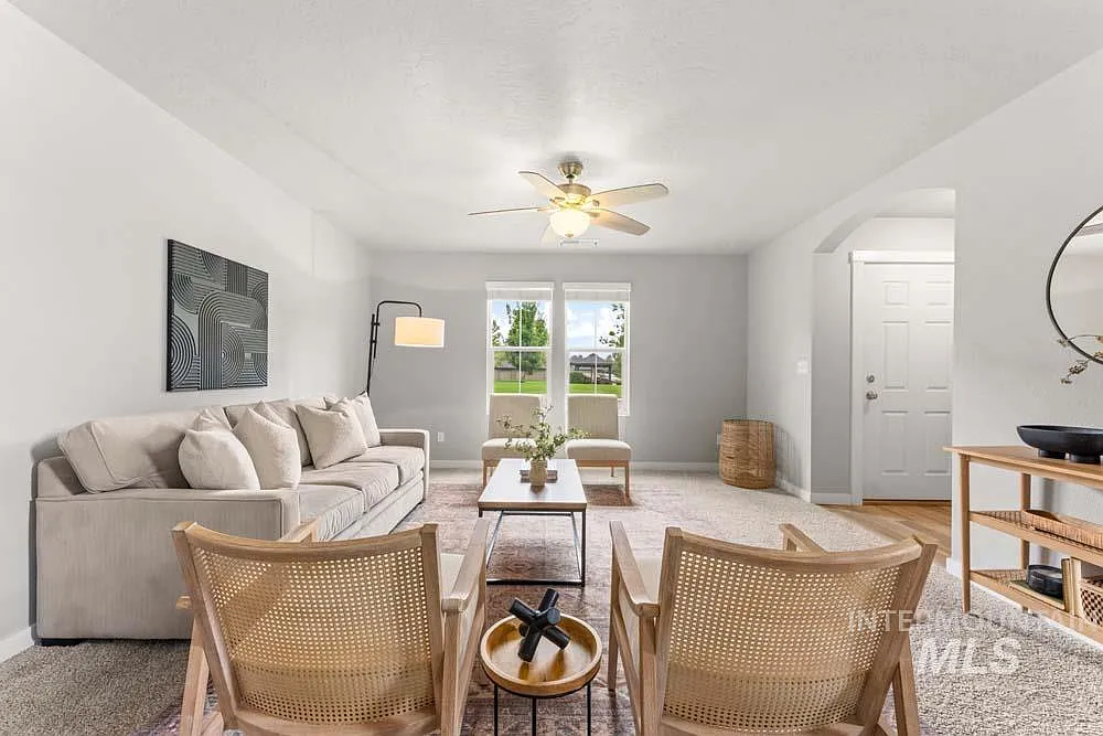 3 bed, 2.5 bath, 1536 sqft, $2,395 — Photo 2