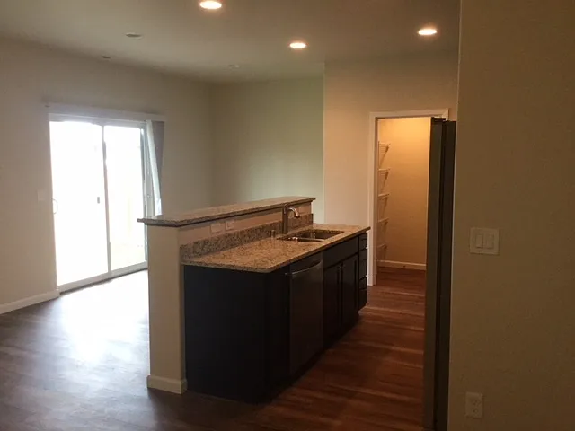 2644 Link Ave — Photo 3