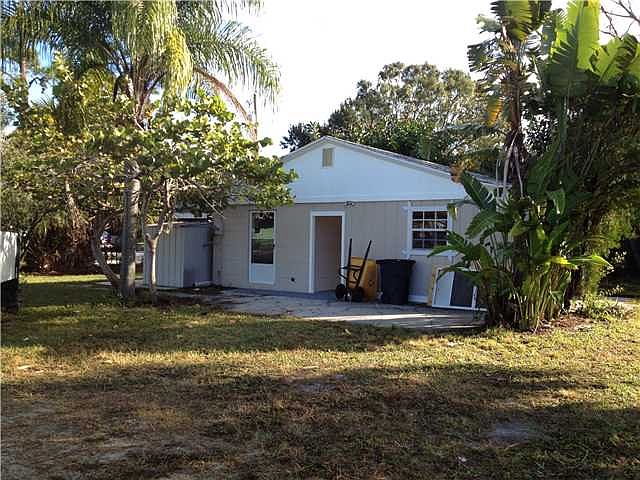 1st image of 1860 9th Ln