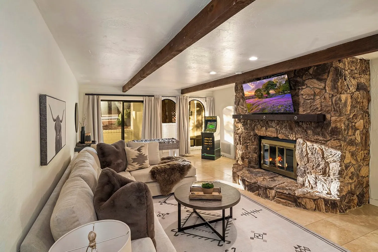 4 bed, 3.0 bath, 3390 sqft, $9,492 — Photo 4