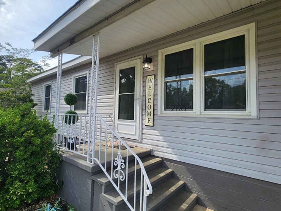 1st image of 208 Marshall Dr