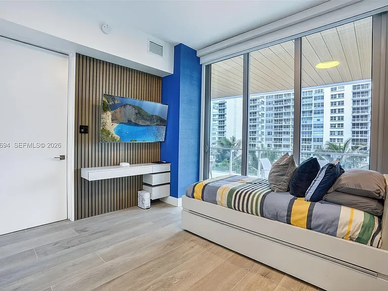 5775 Collins Ave #405 — Photo 16