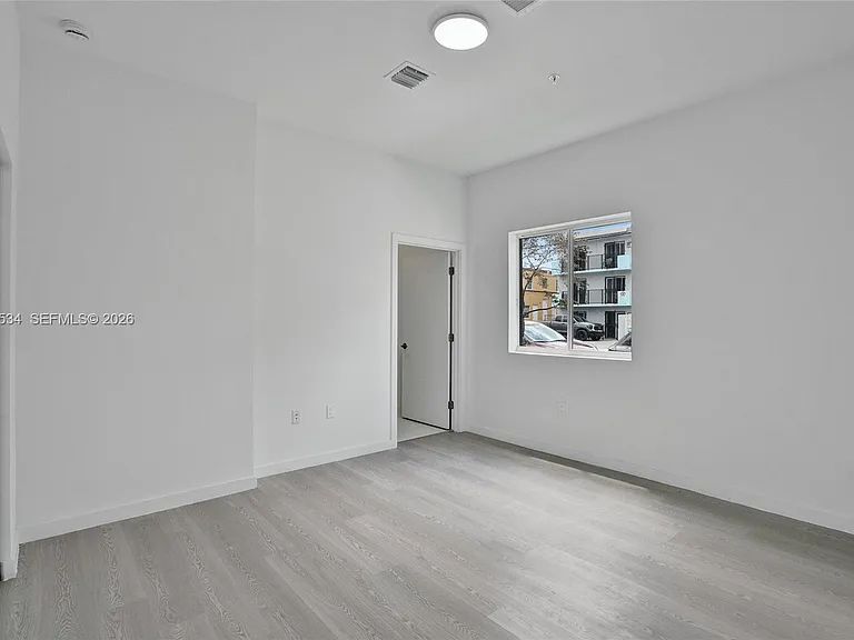1567 NW 1st St #1 — Photo 7