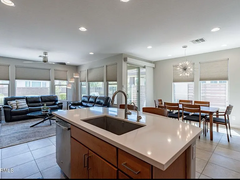 36131 N Desert Tea Dr — Photo 3