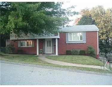 692 Macbeth Dr photo 1