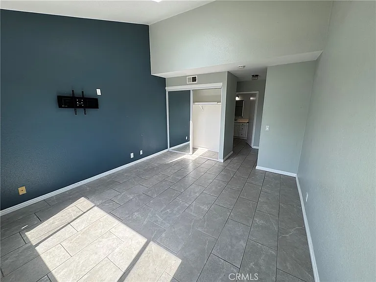 810 W Lambert Rd — Photo 18