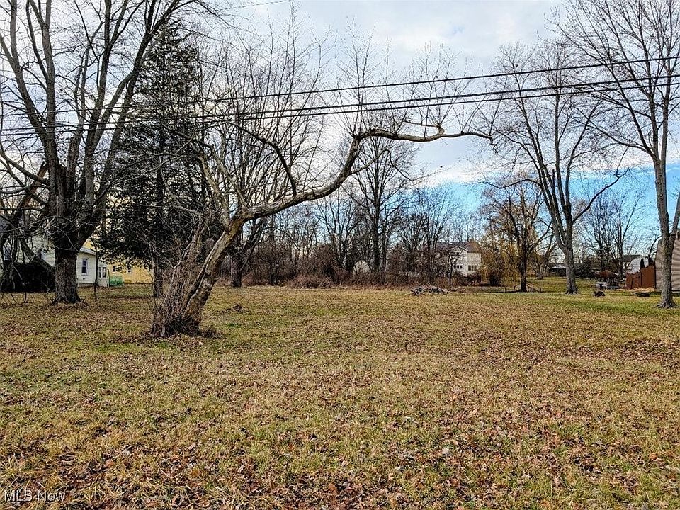 1st image of Buckeye Dr
