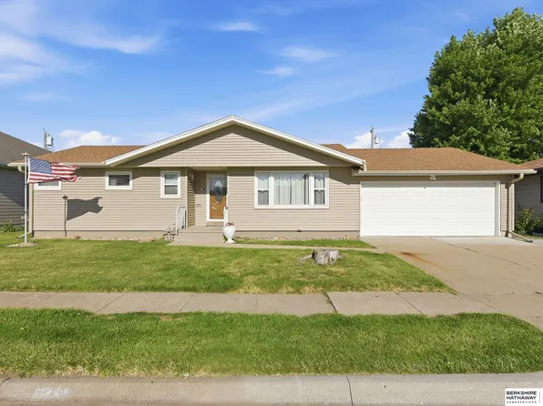 1615 Mayfair Ave, Fremont, NE 68025