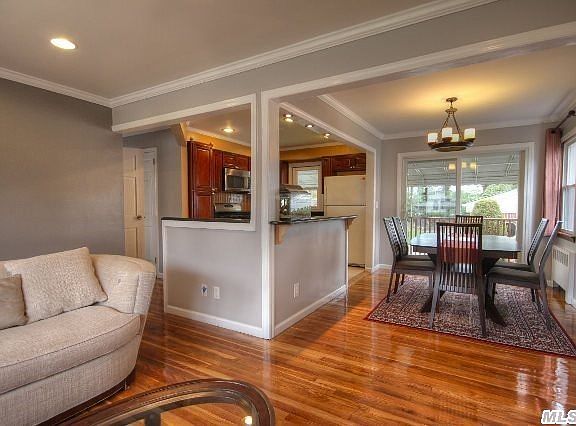5th image of 219 W Nicholai St