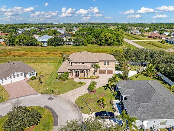 2nd image of 5811 NW Blue Bonnet Court
