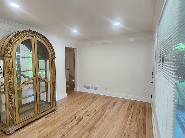 302 Kelso Dr SW — Photo 8