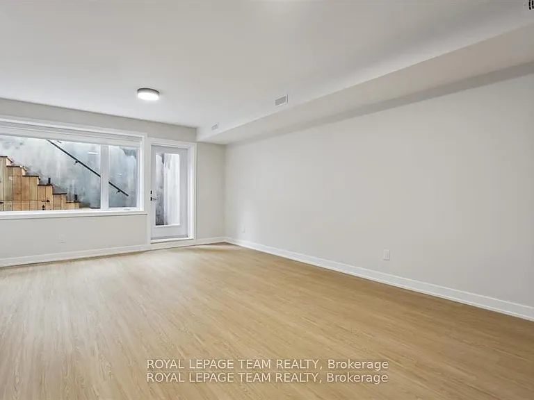 47 Grosvenor Ave #1 — Photo 3