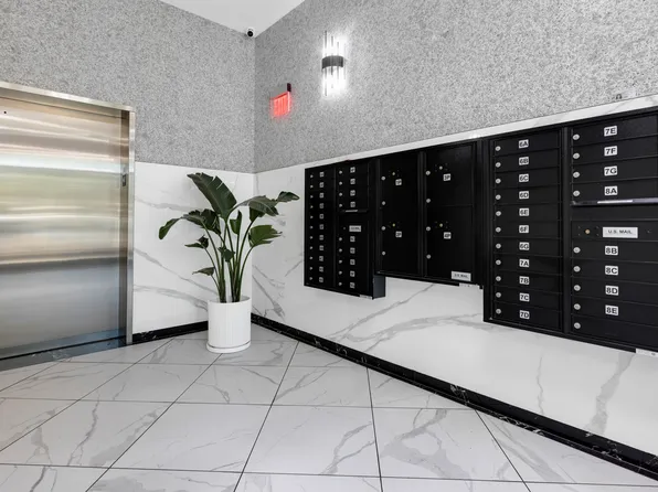 15 West End Avenue image 5 of 33