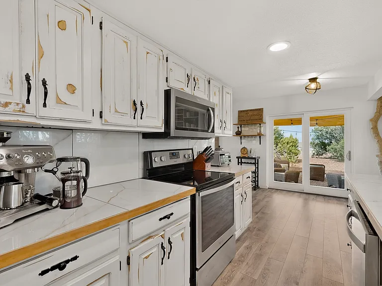 11 Woods End Rd — Photo 11