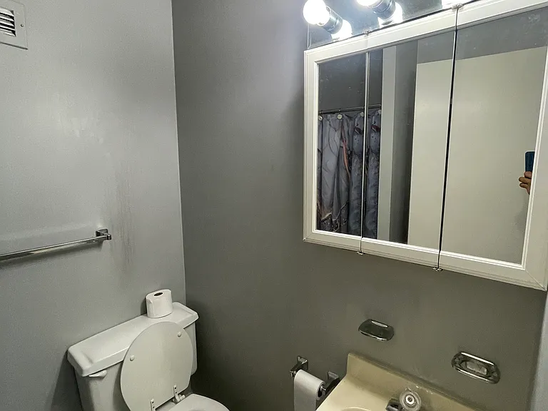 1225 Carriage Cir #302 — Photo 4