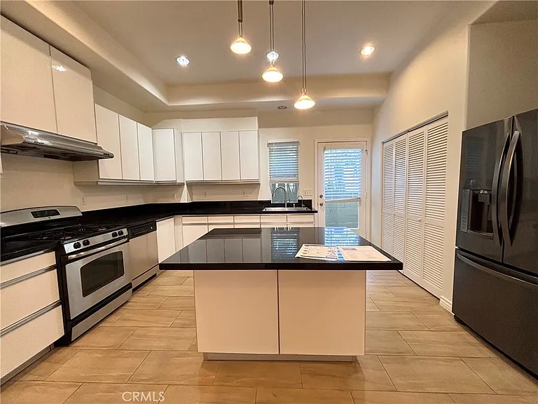 441 N Los Robles Ave #16 — Photo 8