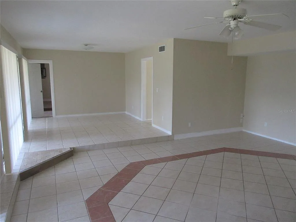 3 bed, 2.0 bath, 1810 sqft, $1,650 — Photo 4