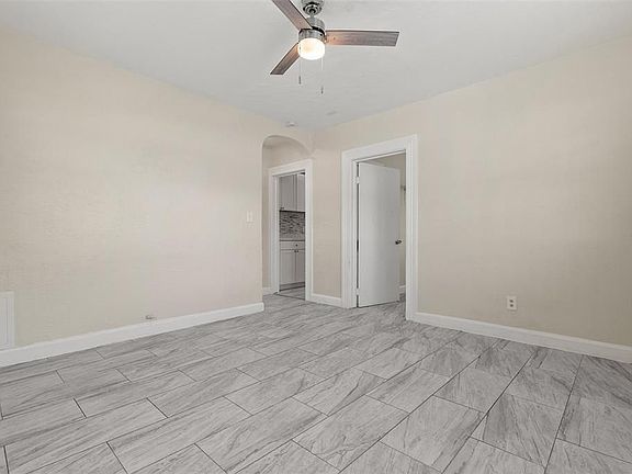 3rd image of 1101 Drew St #B