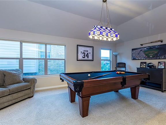 3rd image of 524 Royal Glade Dr