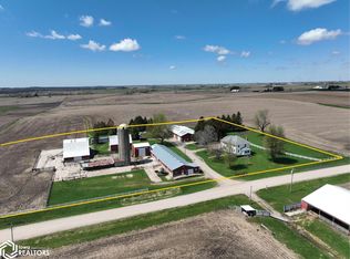 5718 Quality Ridge Rd, Coggon, IA 52218