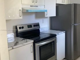 500 NW 114th Ave, Sweetwater, FL