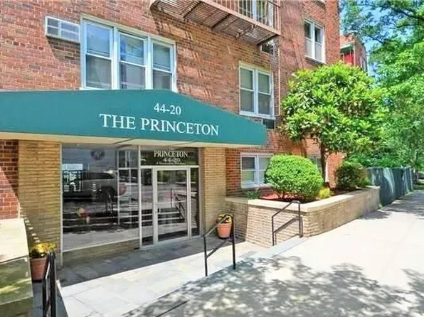 4420 Douglaston Pkwy APT 2G, Queens, NY 11363