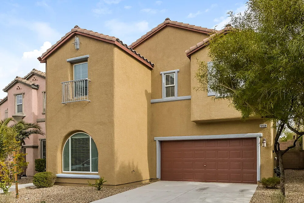 3 bed, 2.5 bath, 1933 sqft, $3,130 — Photo 4