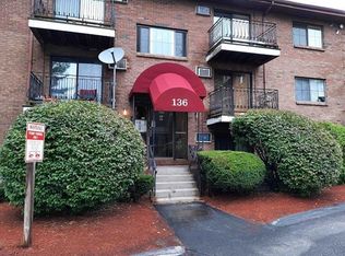 136 Mammoth Rd APT 27, Hooksett, NH 03106