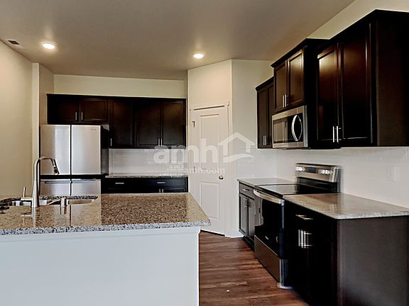4th image of 1703 192nd Street Ct E