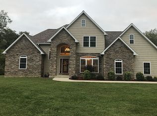 991 Hidden Lakes Rd, Du Quoin, IL 62832