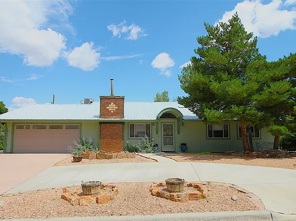 105 Agate St, White Rock, NM 87547