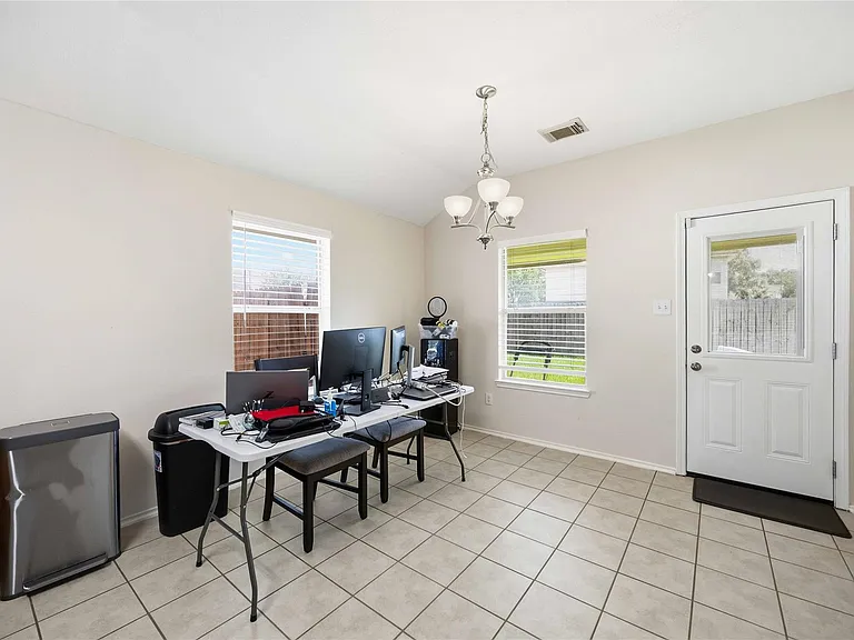 4718 Lonestone Cir — Photo 9