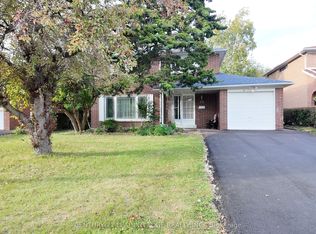 39 Waddington Cres, Toronto, ON M2J2Z9