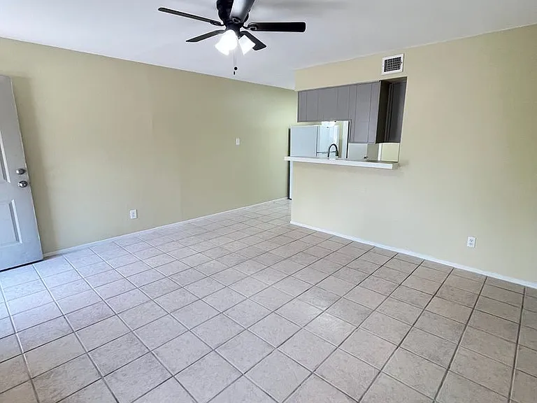 Town Creek Apartments — Photo 18