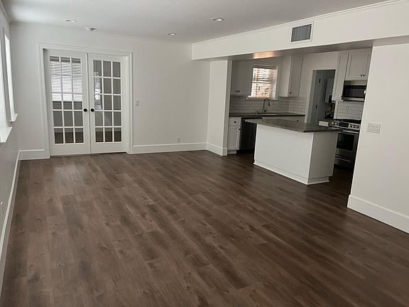 4th image of 2627 G St #2627B