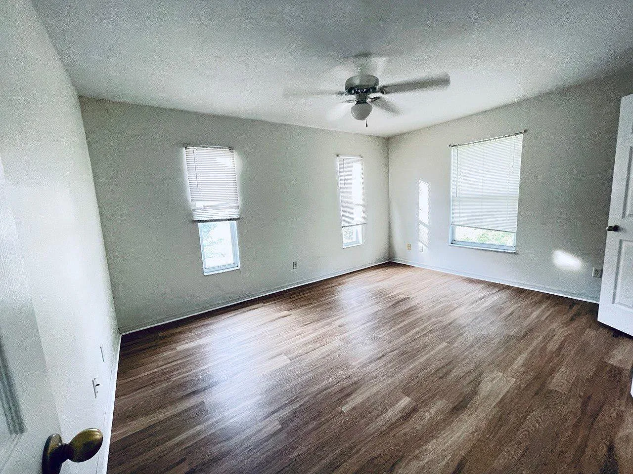 3 bed, 1426 sqft, $2,150 — Photo 4