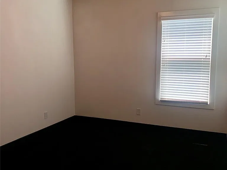 10209 Las Nubes Ave — Photo 22