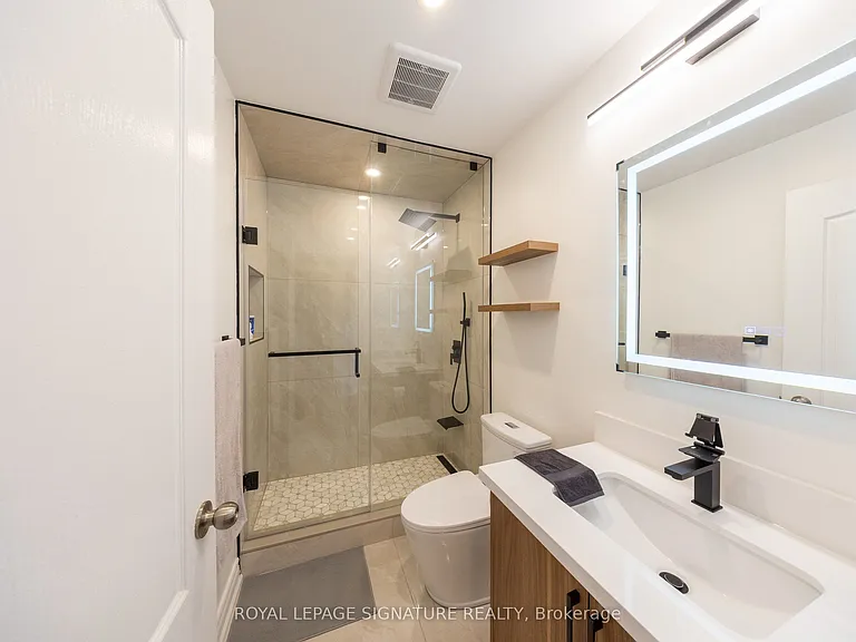 2299 Yorktown Cir — Photo 23
