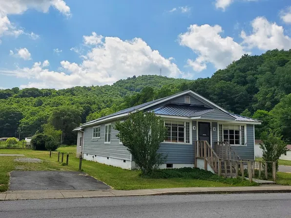 196 Greenbrier Ave, Rainelle, WV 25962