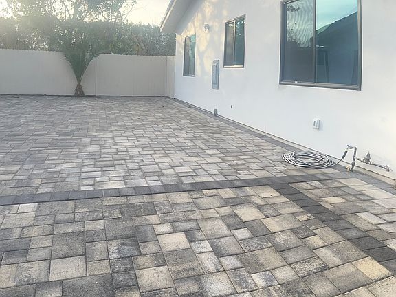 3rd image of 7125 Ventura Canyon Ave