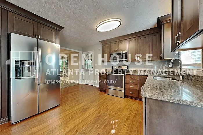 2798 Colony Cir — Photo 5