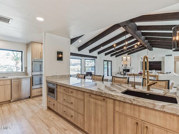 4th image of 6014 E LAUREL Lane